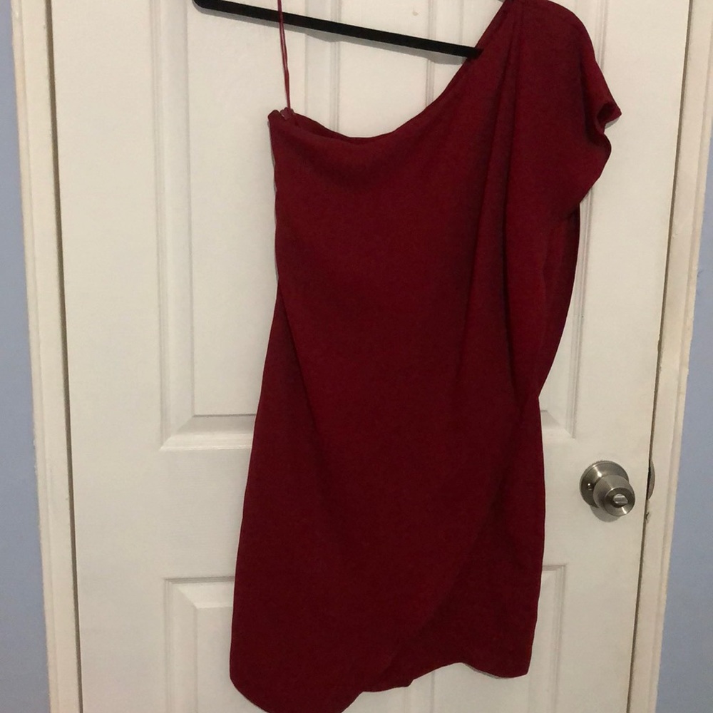 One shoulder red dress